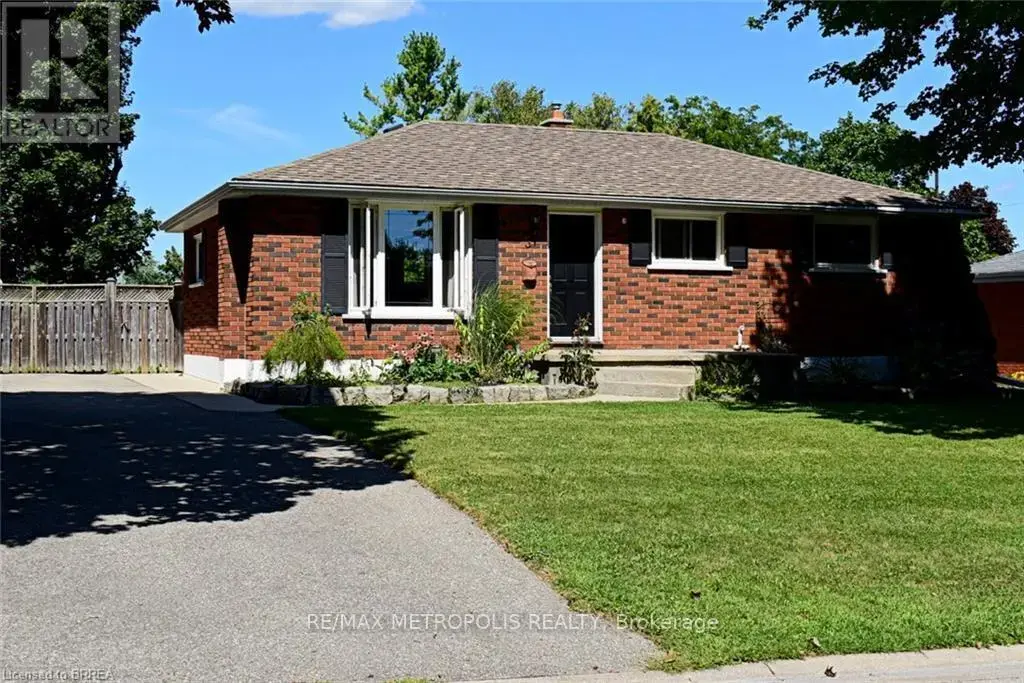 Upper - 5 Mccammon Street, Brant (Paris)